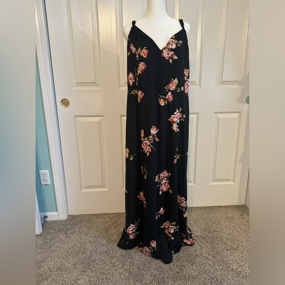Nine Britton Black Floral Maxi Dress